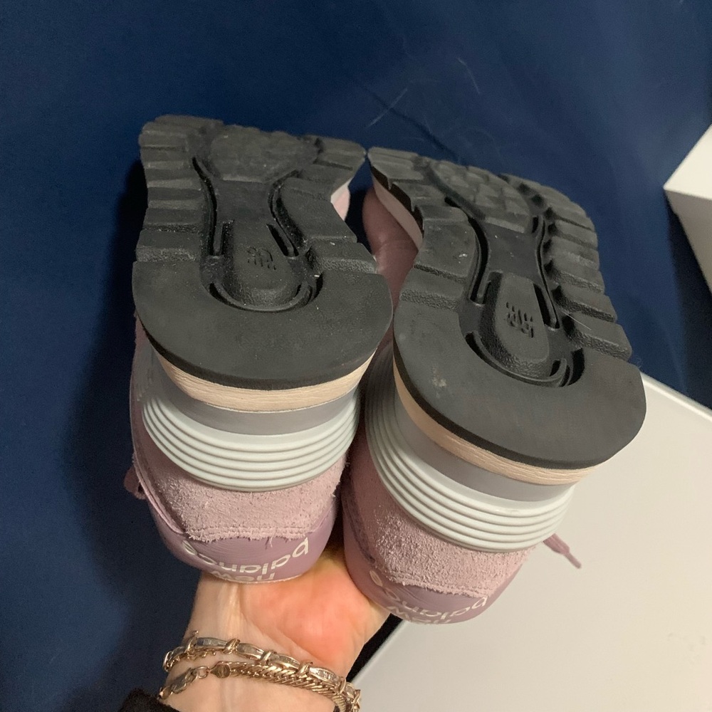 New Balance Women's Mauve and Cream Sneakers - Picture 5 of 9